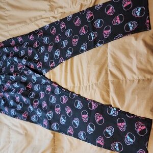No Boundaries Black Leggings with Vibrant Skull Design